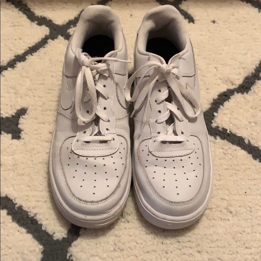 White Nike Airs